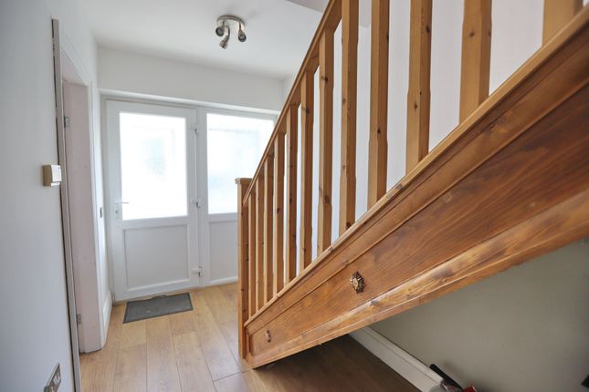 18 Chapel Road, Manchester photo 2