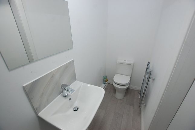 Flat 7, 39D,, Canterbury Street, Greater Manchester photo 5