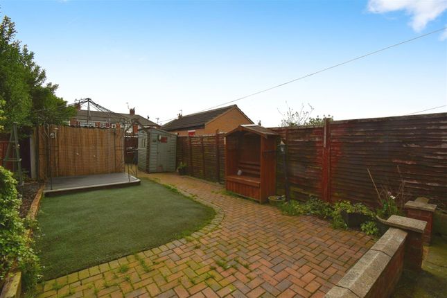End terrace house for sale in Rosedale Avenue, Hull