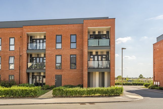 Flat for sale in Cashmere Drive, Andover