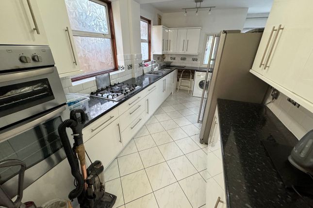 205, Springwell Road, Hounslow photo 2