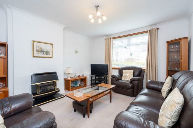 28, Elizabeth Drive, Bathgate photo 2