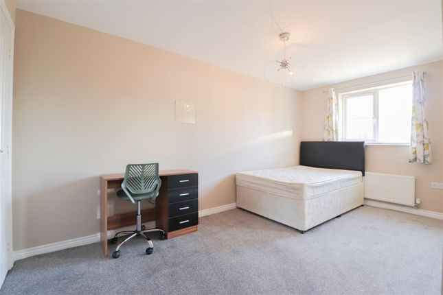 30, Signet Square, Coventry photo 5