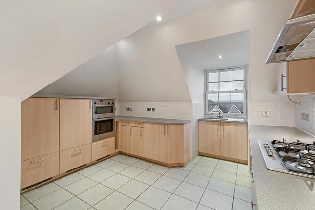 Flat to rent in Manor Court, Bancroft Lane, Kings Hill