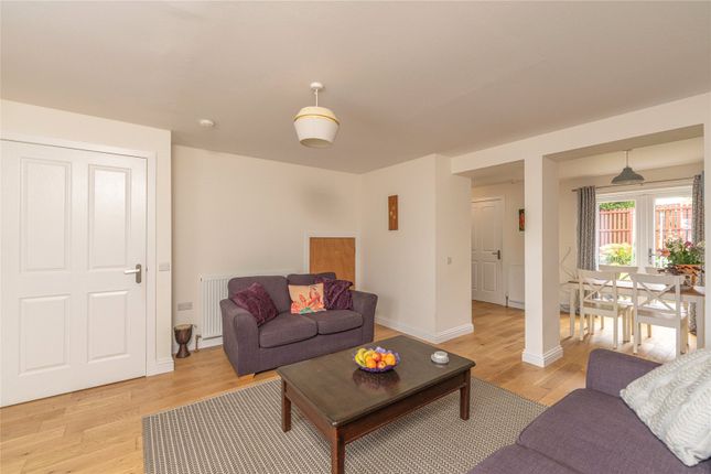 32, Castlepark Gait, Edinburgh photo 3