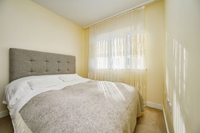 Braham Crescent, Watford photo 4