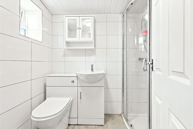 8, St. Johns Close, Great Wakering photo 4