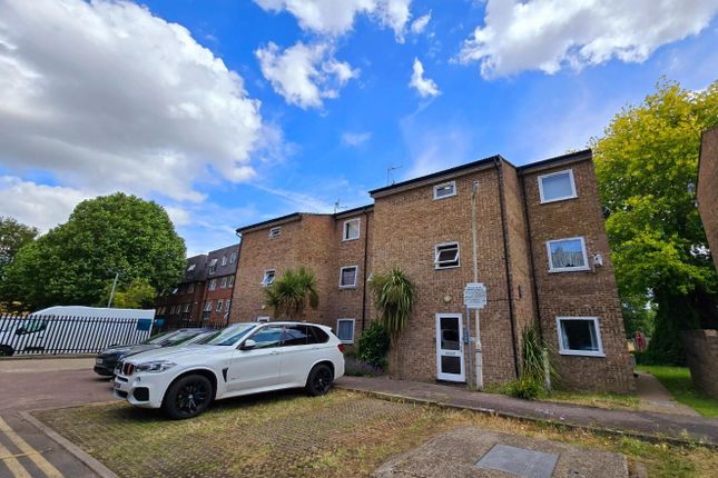 Thumbnail Flat to rent in Stonehorse Road, Ponders End, Enfield