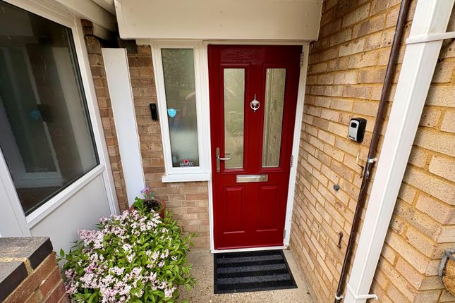 15 Reynolds Drive, Little Paxton, St. Neots photo 3