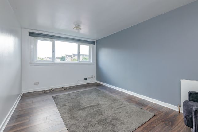 11/3, Calder Court, EDINBURGH photo 2