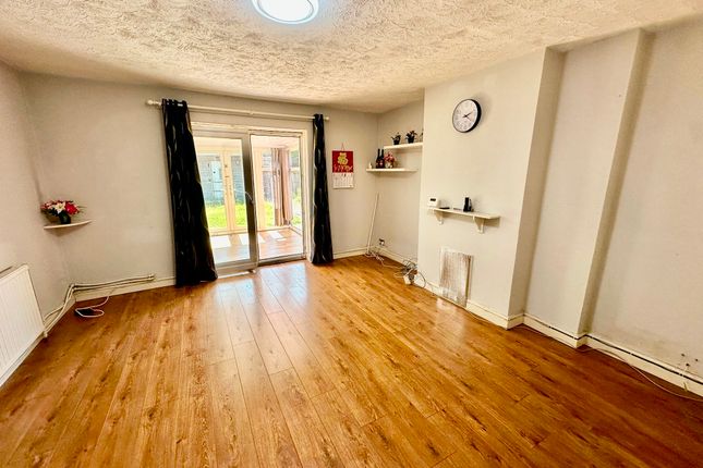 10, Rookwood Terrace, LEEDS photo 4