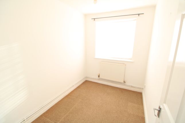 9, Stable Close, Colchester photo 5