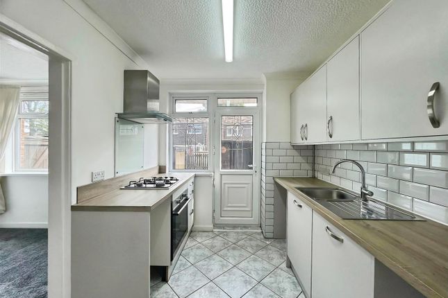 7, Gilbert Square, Sunderland photo 5
