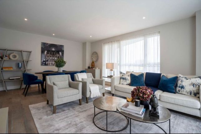 Flat to rent in Circus Apartments, Westferry Circus, Canary Wharf