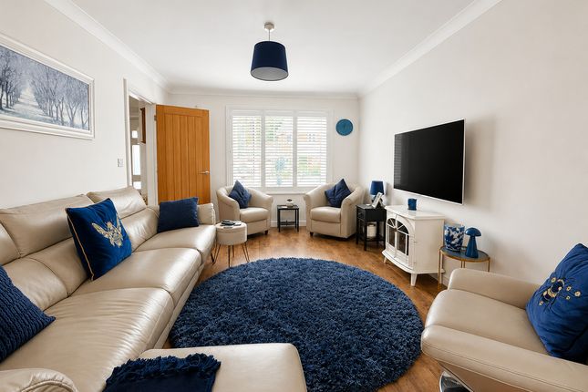 34, Clos Joslin, Bridgend photo 3