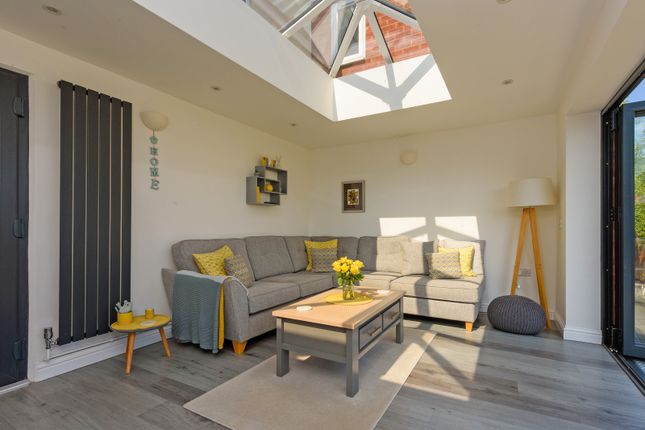 Little Orchard,, Heightington, Worcestershire photo 3