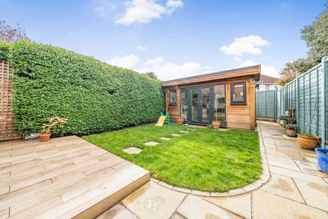 End terrace house for sale in Hall Road, Isleworth