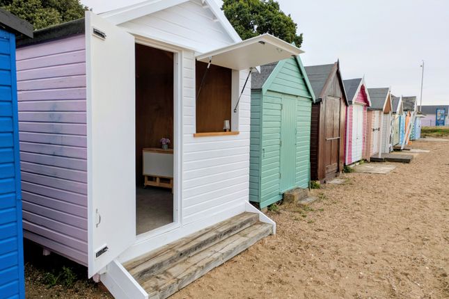Beach Hut 291, Victoria Esplanade, West Mersea photo 3