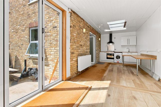 2e Astley House, 29 Strayfield Road, Enfield photo 5
