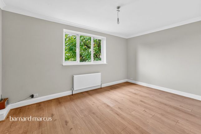 Flat 5, Stateland Court, 3, Cranbrook Lane, London photo 4