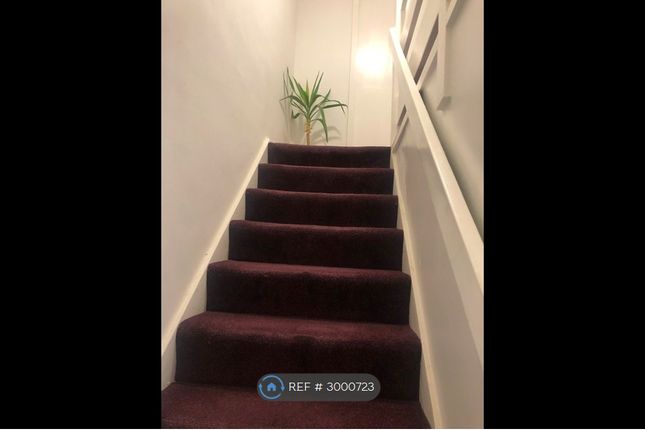 Lisle Court, Cricklewood Lane, London photo 3