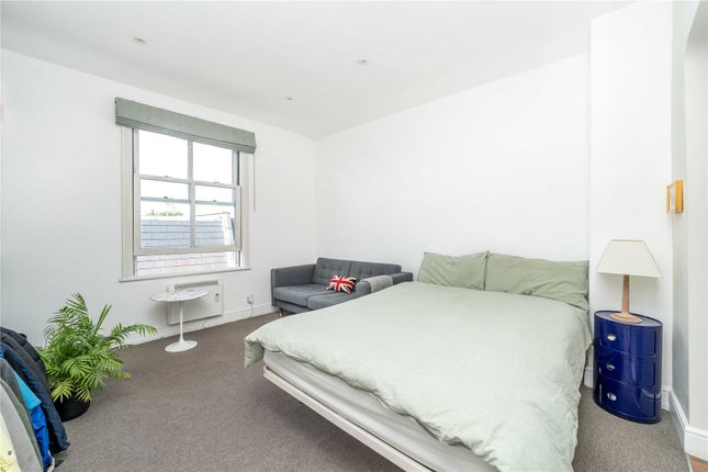 Flat D, 151,, St. Margarets Road, St Margarets Village photo 3