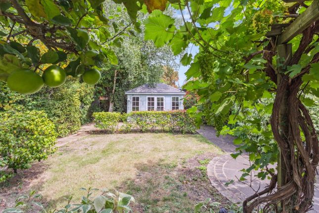 33, Wellington Road, Pinner photo 3
