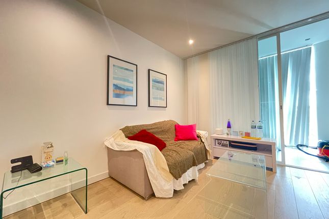 Flat 1402 Sky Gardens, Wandsworth Road, London photo 2