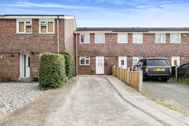 Thumbnail Terraced house for sale in Taunton Road, Romford