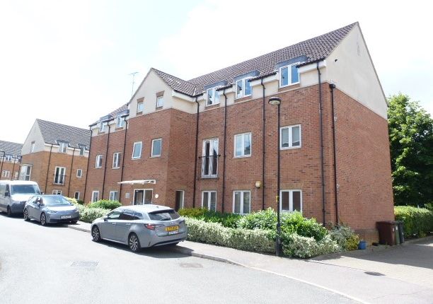 Flat for sale in Chaucer Grove, Borehamwood