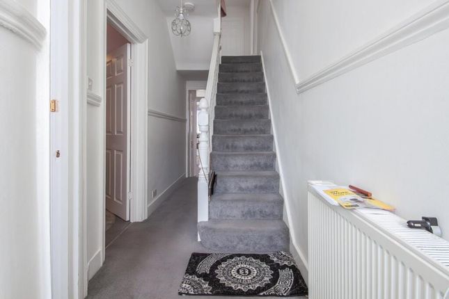 62, Redfern Road, London photo 5