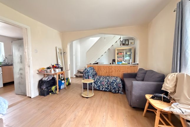 13, Sutton-in-Ashfield photo 3