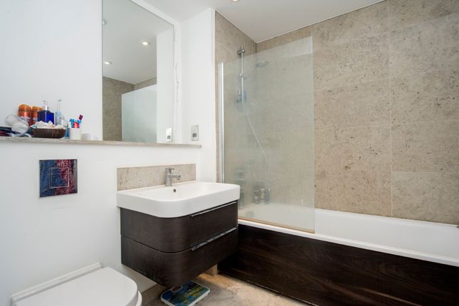 Flat for sale in The Cube, Banyan Wharf, 17-21 Wenlock Road, Shoreditch, London