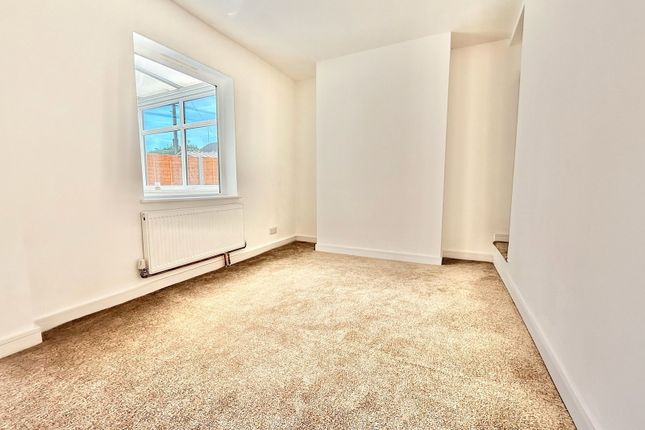 10, Straits Road, Dudley photo 4