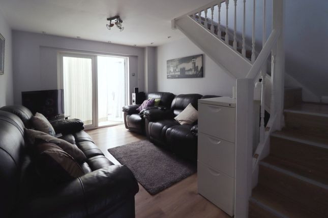 21, Foxglove Way, Chelmsford photo 3