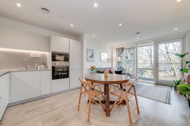 Thumbnail Flat for sale in 2 Woods Road, London