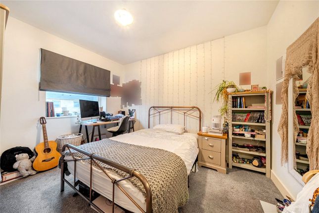 SNG RESALE OR, 30, Severells Drive, Cirencester photo 4