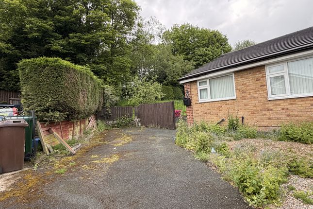 75....., Oakdale Drive, Bradford photo 2