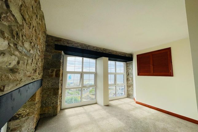 Flat to rent in Promenade, Penzance