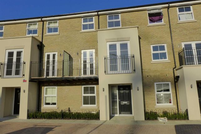 Thumbnail Terraced house to rent in Autumn Way, West Drayton