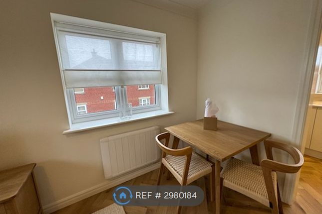 Flat, The Mariners Haven Road, Lytham photo 4