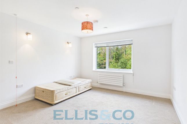 Flat 59, Rosewell House,, Tudeley Lane, Kent photo 4