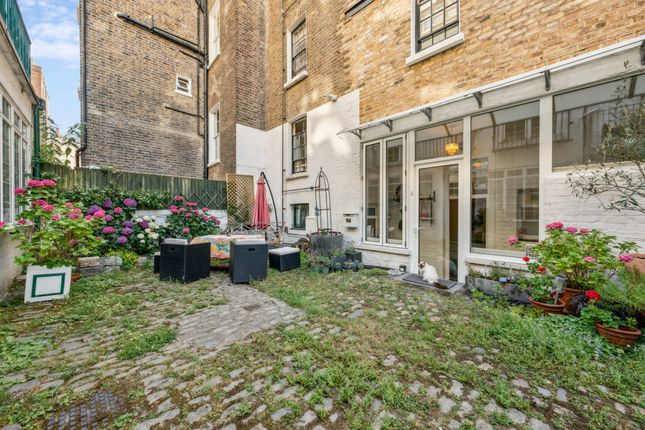 1-bed flat on 18, Warwick Square Mews, London, £550,000