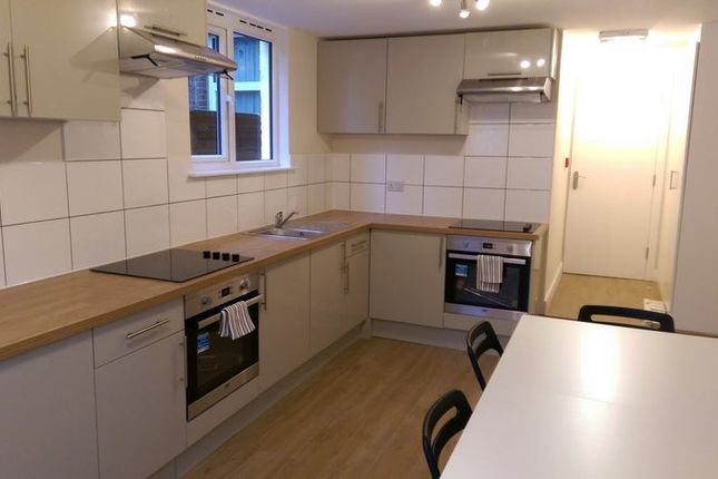 Room 3, Chapter Road, NW2, London photo 3