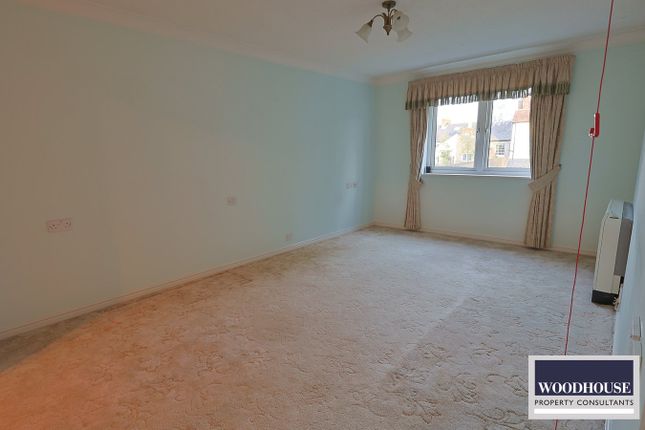 12 Silver Birch Court, Friends Avenue, Cheshunt photo 2