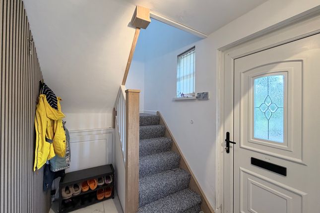6 Glanffrwyd Terrace, Pontypridd photo 4