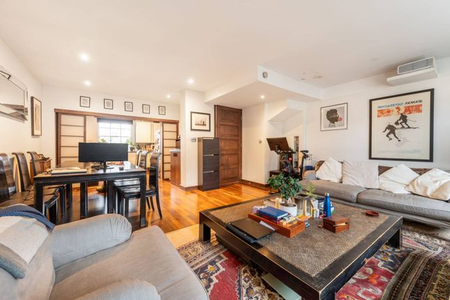 Thumbnail Flat for sale in Leinster Square, Bayswater, London