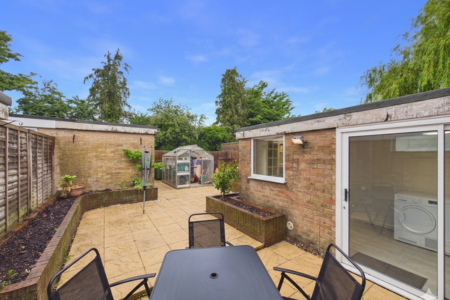 17 Tinkers Wood Road, High Wycombe photo 4