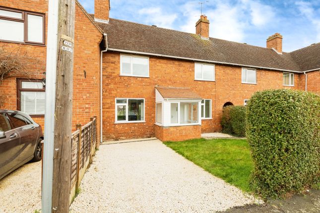 Terraced house for sale in Newburgh Crescent, Warwick, Warwickshire