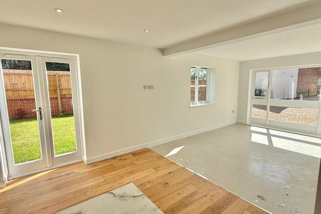 28 Shaftesbury Street, Fordingbridge photo 3